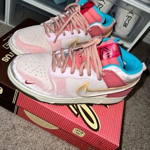 Strawberry dunks size 7 grade school fits 8 womens